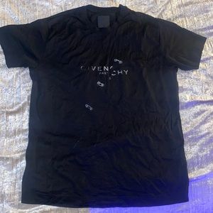 This is an over sized style t shirt in a size small.